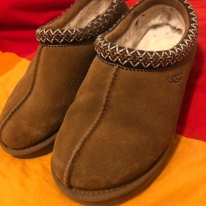 Uggs Tasman Slippers, super comfy!